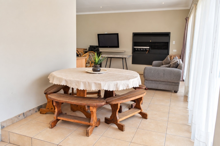 3 Bedroom Property for Sale in Roosheuwel North West